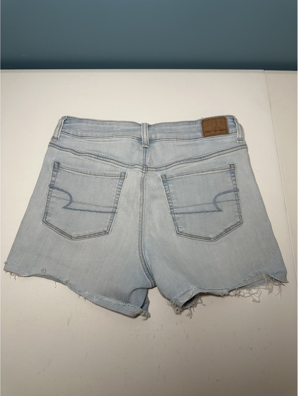 American Eagle Light Wash Hi-Rise Shortie Denim Shorts Size 10 - Picture 2 of 6